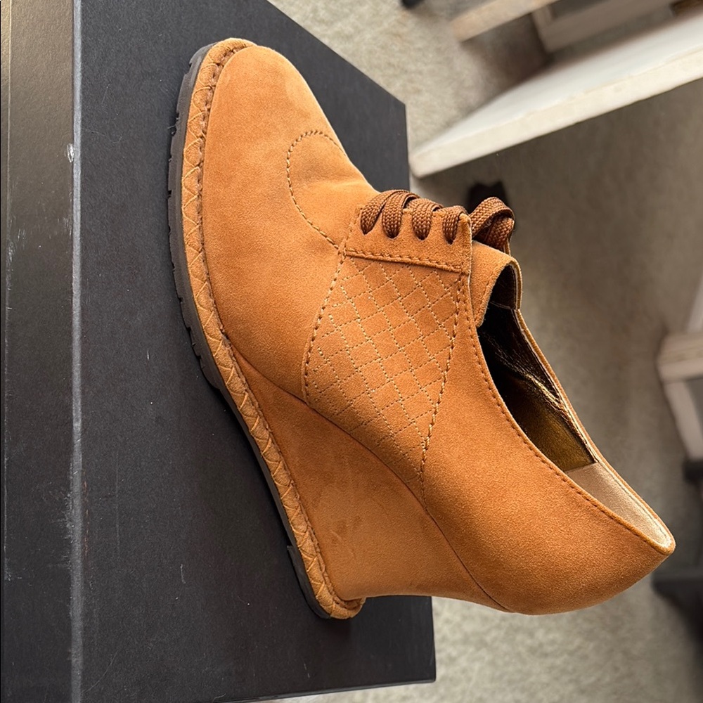 Bottega Veneta Black and Gold Box